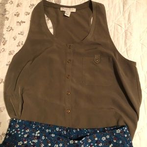 Army green button down flowy tank - M